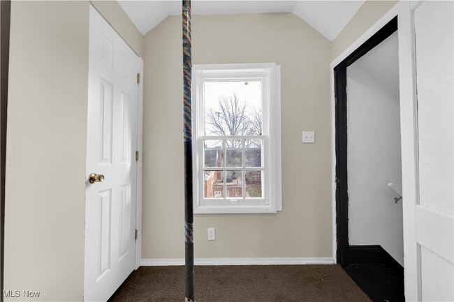 Building Photo - 977 Yellowstone Rd