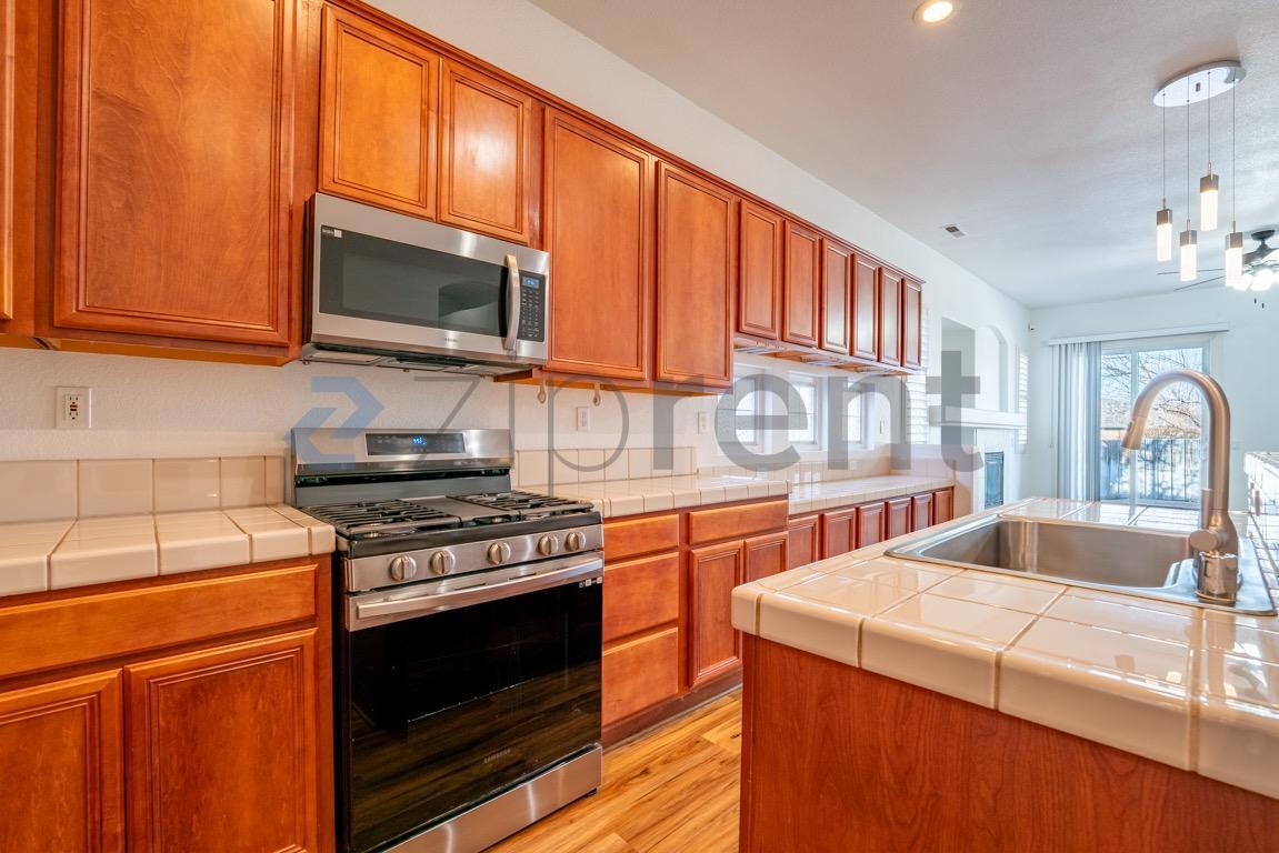 Building Photo - 7421 Earlsmoore Dr