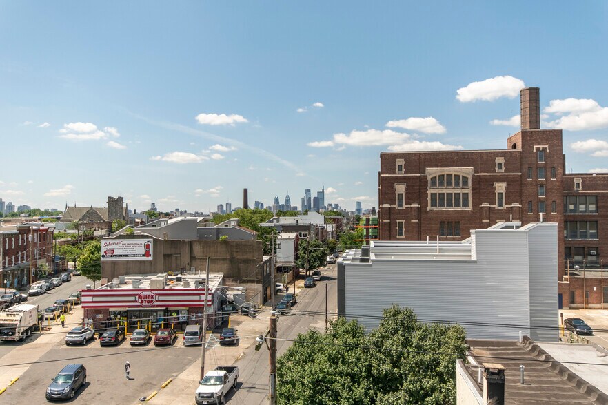 Building Photo - 2532 Amber St
