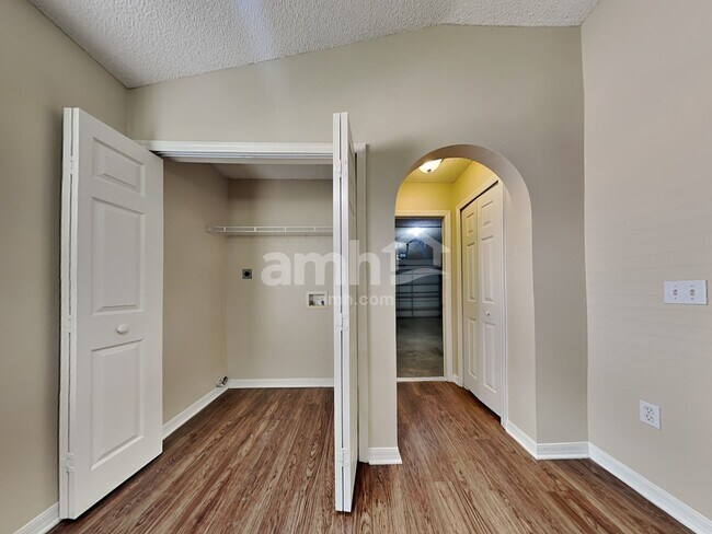 Building Photo - 1844 Saga Ct