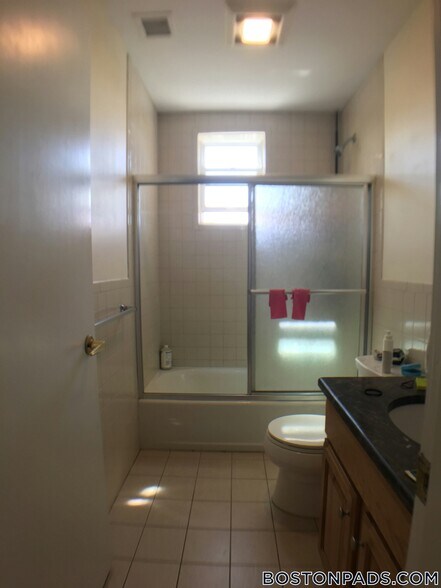 Building Photo - 90 Westland Ave