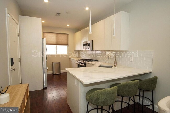 Building Photo - 1616 Cambridge St