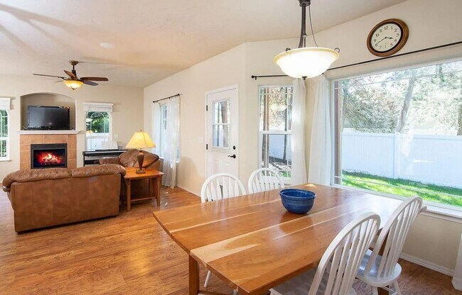 Building Photo - Spacious 4-Bedroom Home in Coeur d’Alene