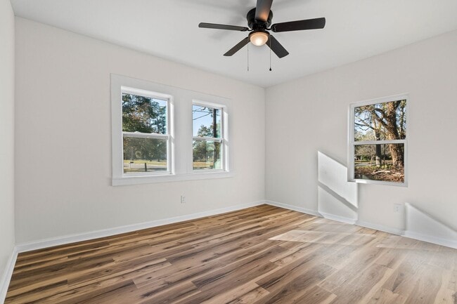 Building Photo - 1860 Calmes St