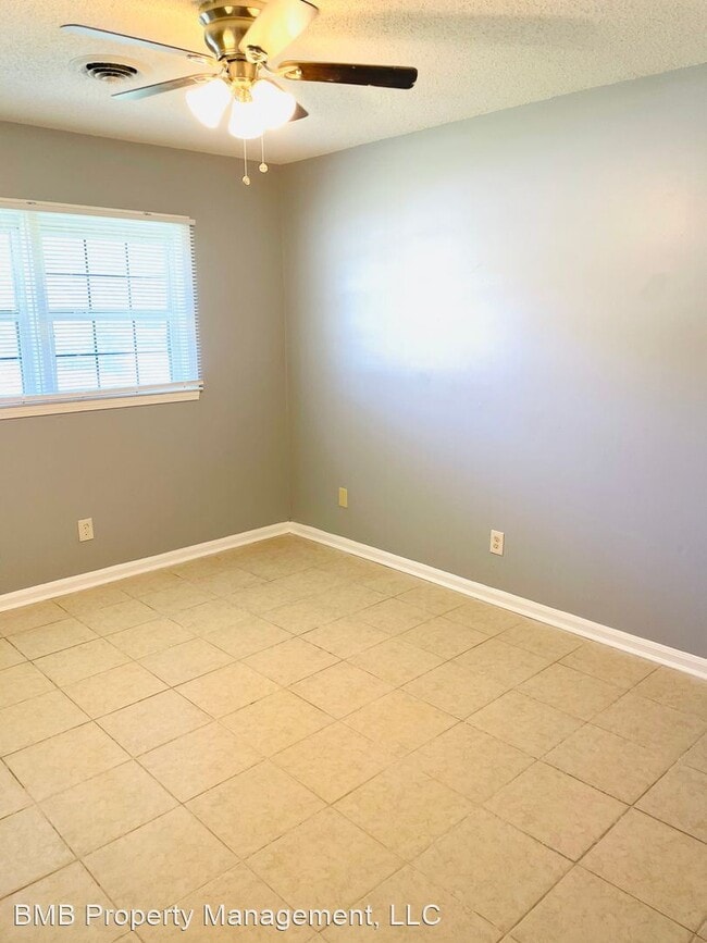 Building Photo - 3 br, 2 bath House - 312 Upton Road