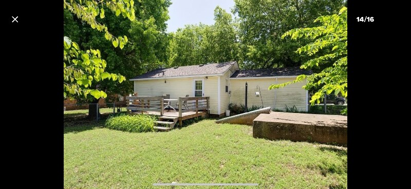 Building Photo - 209 E Seminole St