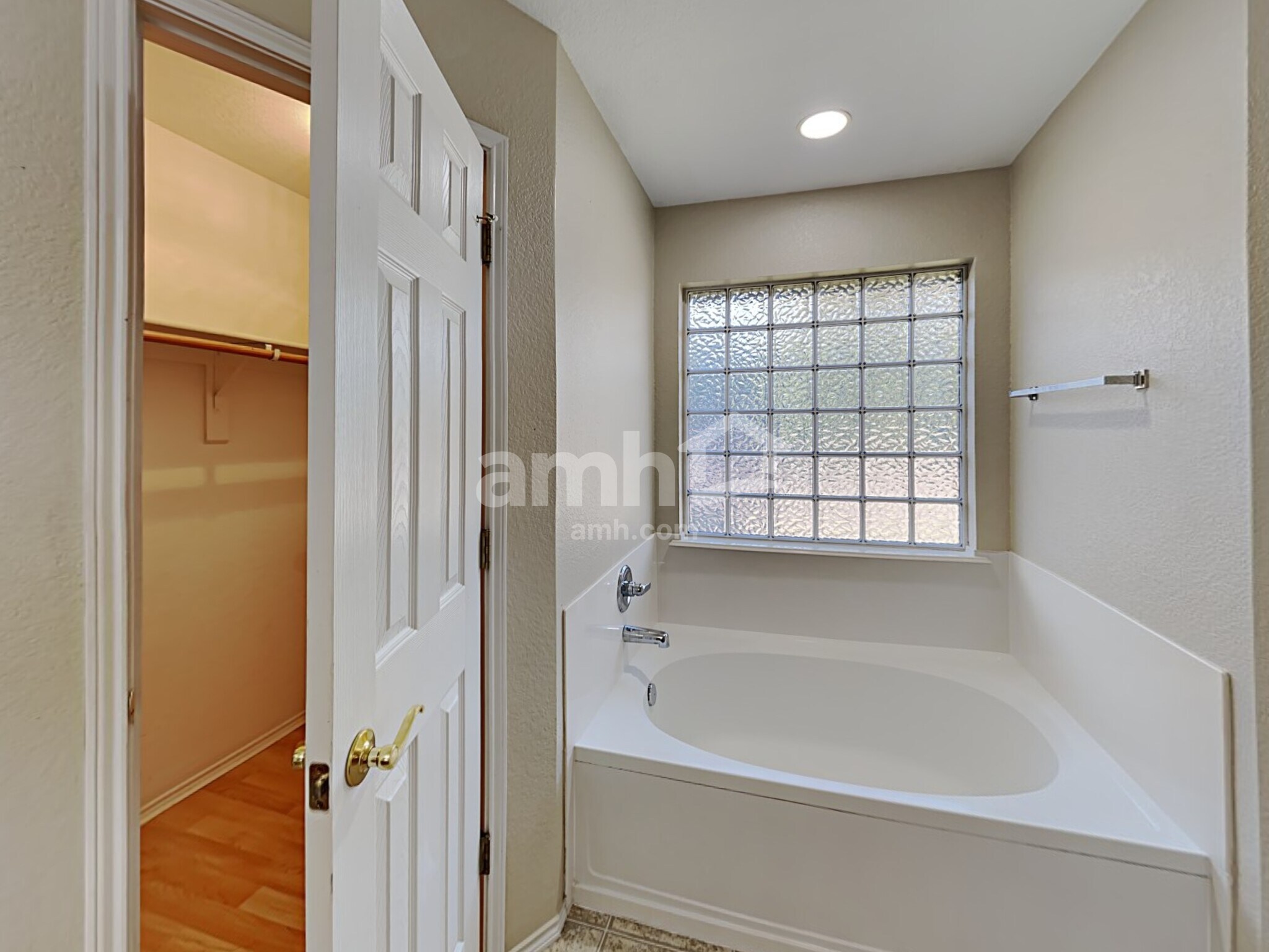 Building Photo - 1000 Redfish Dr