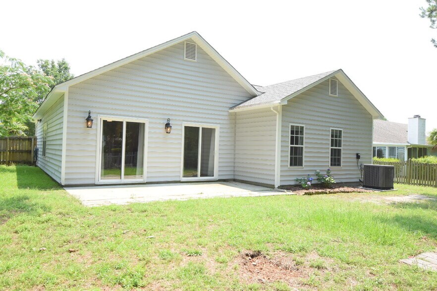 Building Photo - 223 Olde Well Loop Rd