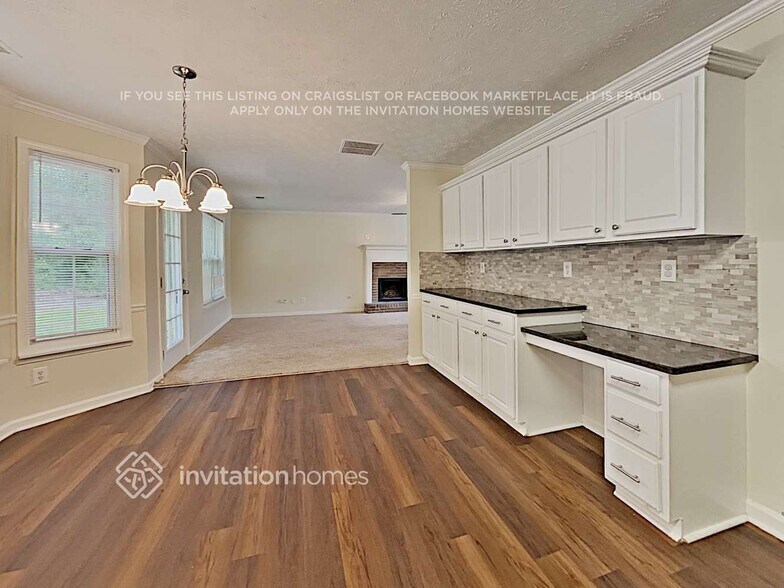 Building Photo - 3300 Glen Summit Ln