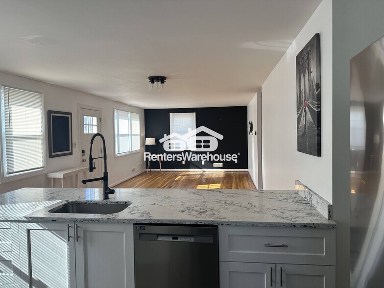 Building Photo - 1603 Charmuth Rd