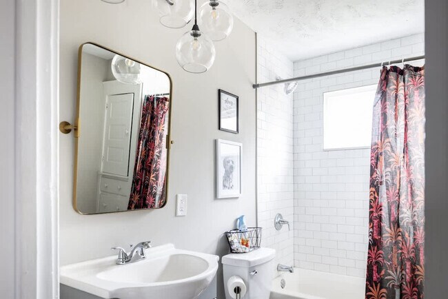 Building Photo - 6011 Ellen Ave