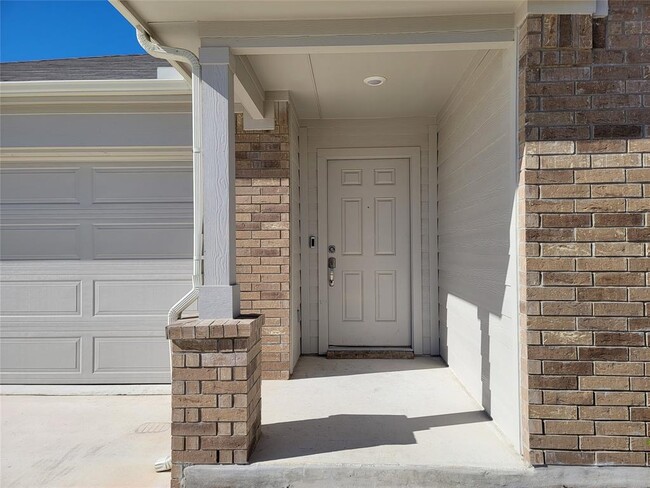 Building Photo - 105 Ulmus St
