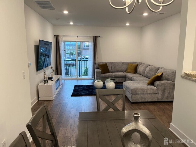 Building Photo - 826 Stiller Ln