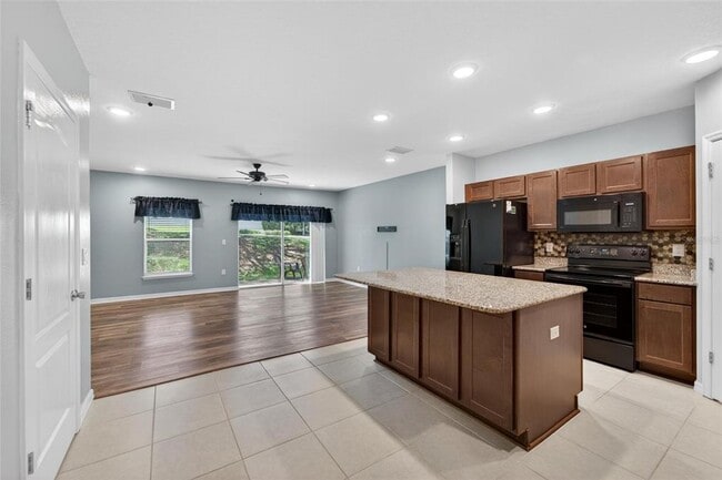 Building Photo - 3842 Hampstead Ln