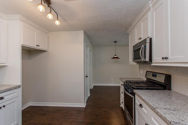 Building Photo - 12410 Brook Meadows Ln