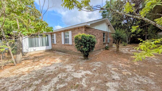 Building Photo - 7004 Balboa Dr
