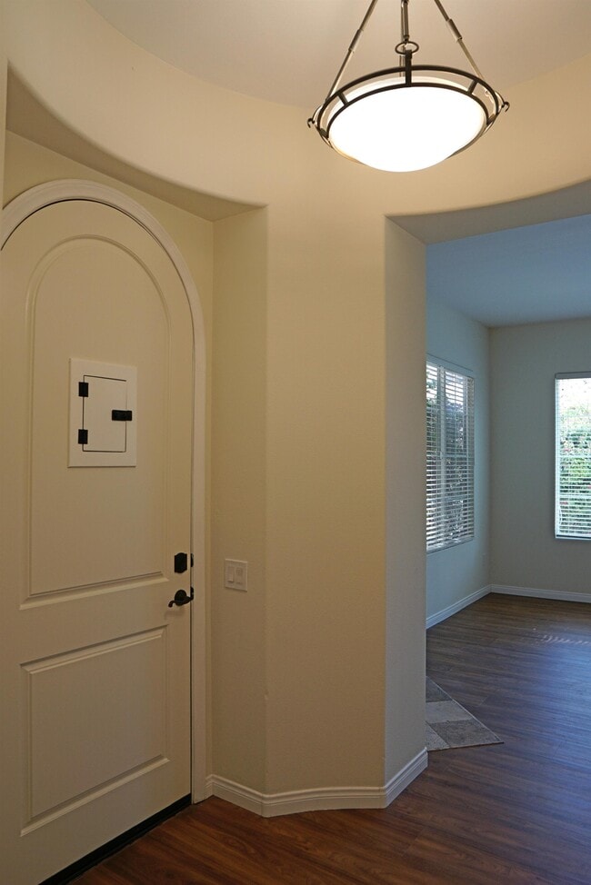 Building Photo - 1816 Pintura Cir W