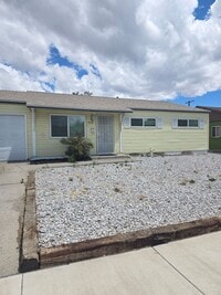 Building Photo - Close to so much