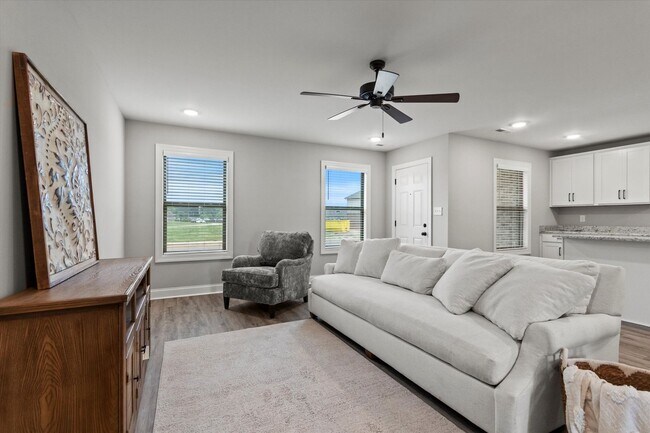 Building Photo - 16129 Cohen Dr