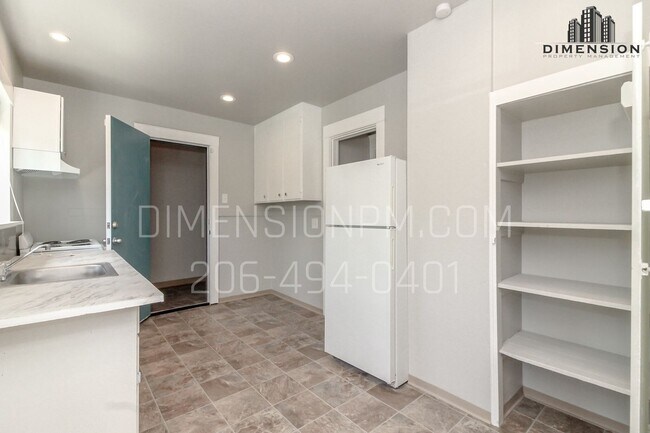 Building Photo - 2 bedroom, Spacious, Apartment in Downtown...