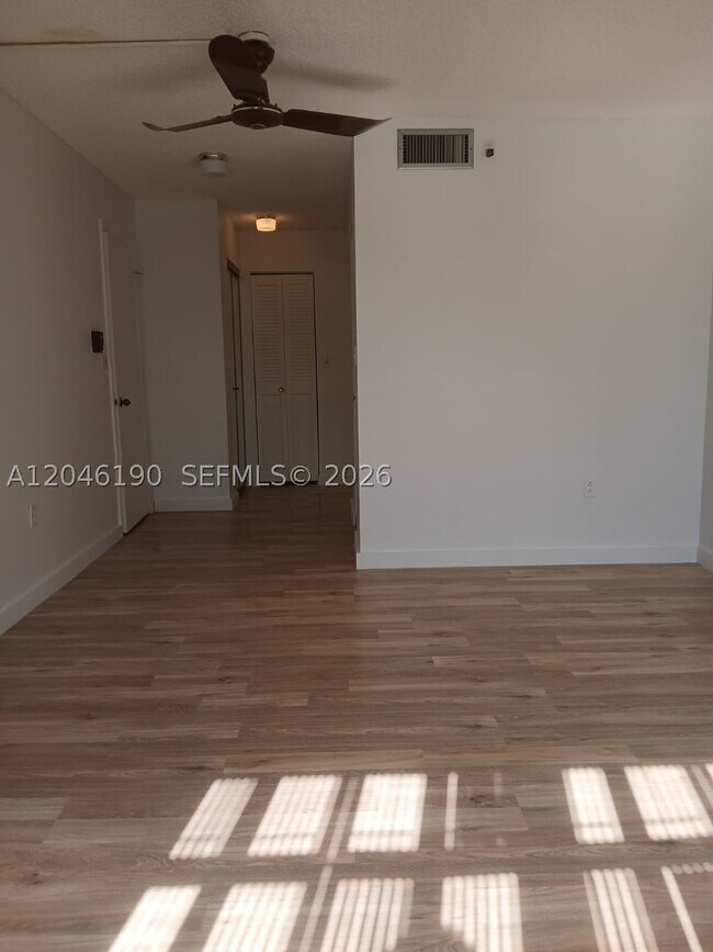 Building Photo - 1300 St Charles Pl