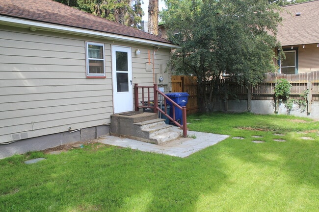 Building Photo - 202 E 10th Ave