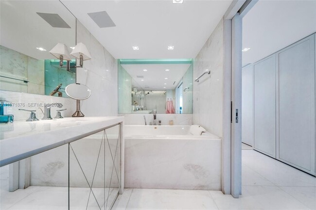 Building Photo - 11 Island Ave