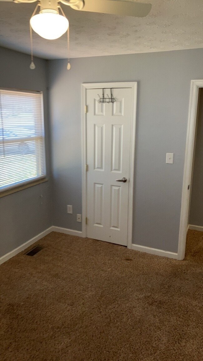 Building Photo - 325 Halifax Dr