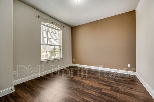 Building Photo - 13293 Dianna Dr