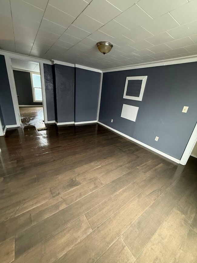 Building Photo - 3 bedrooms house