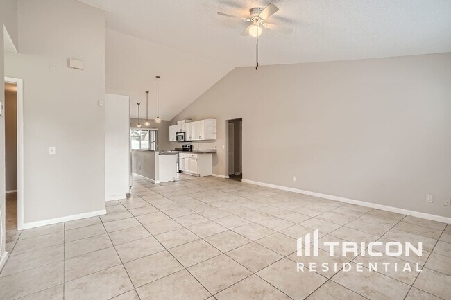 Building Photo - 10206 Deepbrook Dr
