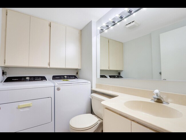 Building Photo - 2734 27th Ct