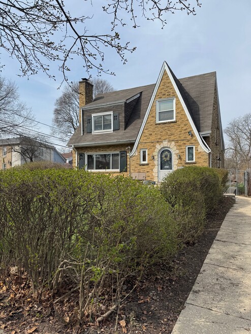 Building Photo - 1912 Brown Ave