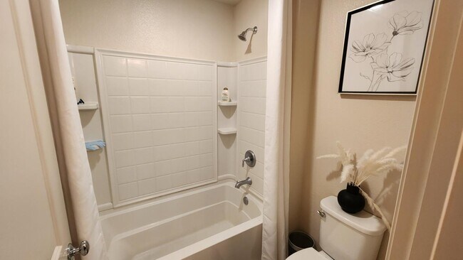 Building Photo - 1280 Palermo Dr