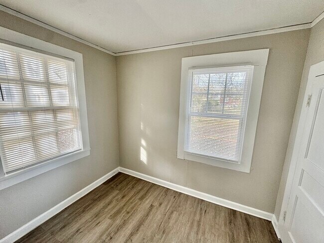 Building Photo - 3472 Hadley Rd