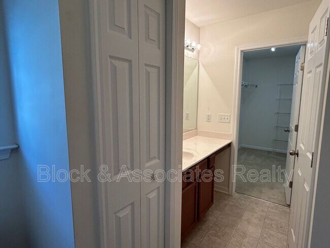 Building Photo - 5147 Fiddlers Run Dr