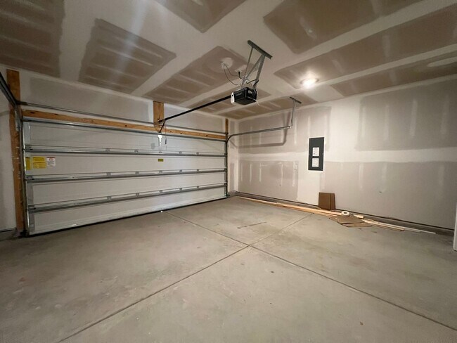 Building Photo - *COMING SOON* Longs - 4 Bedroom / 2 Bathro...