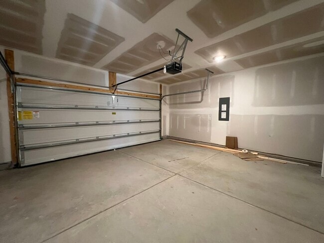 Building Photo - Longs - 4 Bedroom / 2 Bathroom House