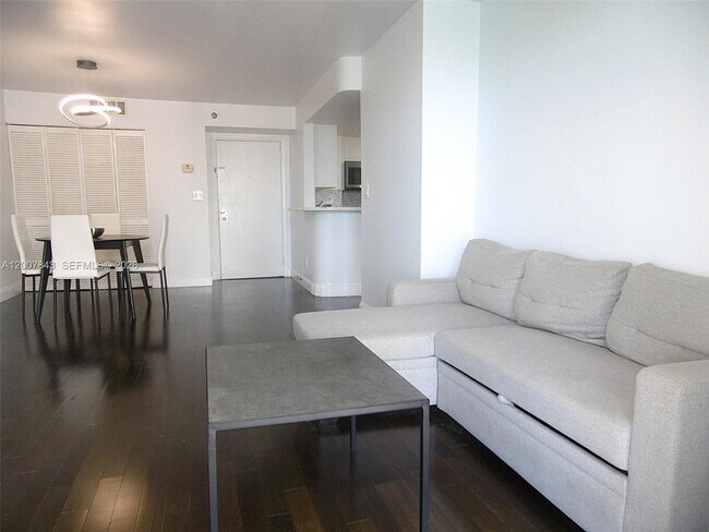 Building Photo - 770 Claughton Island Dr