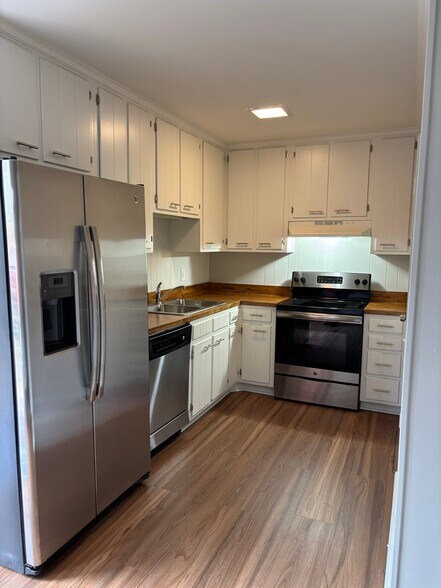 Building Photo - 646 Harpeth Bend Dr