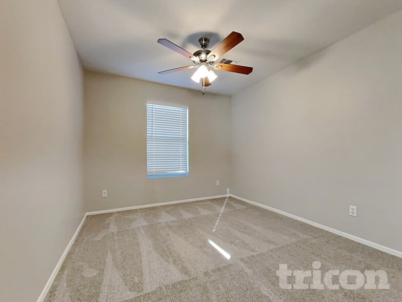 Building Photo - 2651 S 89th Ave