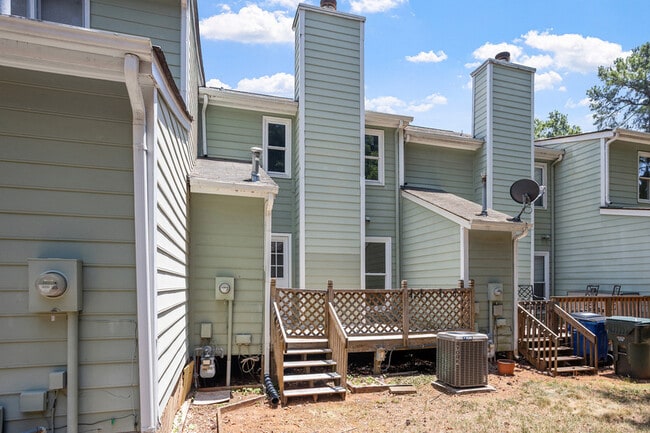 Building Photo - 516 Caprice Ct