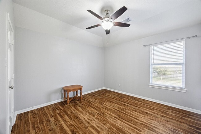 Building Photo - 4318 Chestnut Grove
