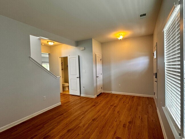 Building Photo - 145 Holly Hill Dr