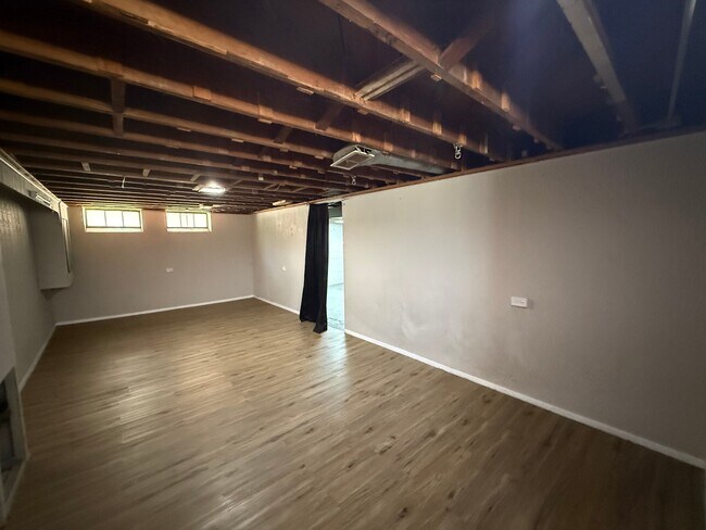 Building Photo - 5713 South Blvd