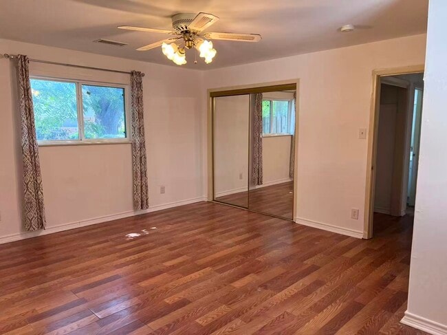 Building Photo - 9218 Greenwillow Dr