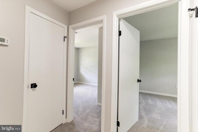 Building Photo - 4111 Hemingway Dr