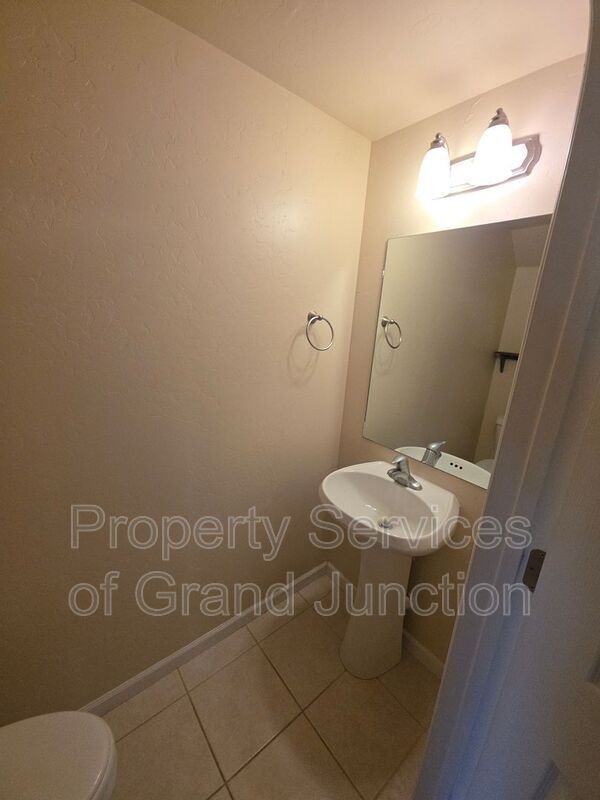 Building Photo - 2481 Thunder Mountain Drive