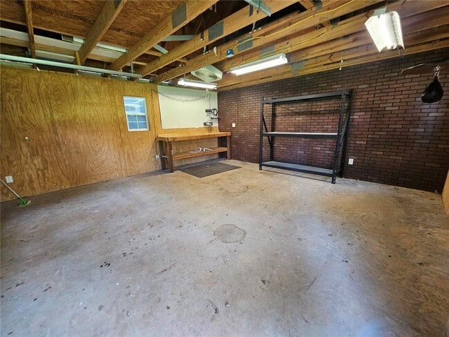 Building Photo - 3293 Covington Hwy