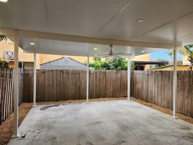 Building Photo - 10831 SW 240 Ln